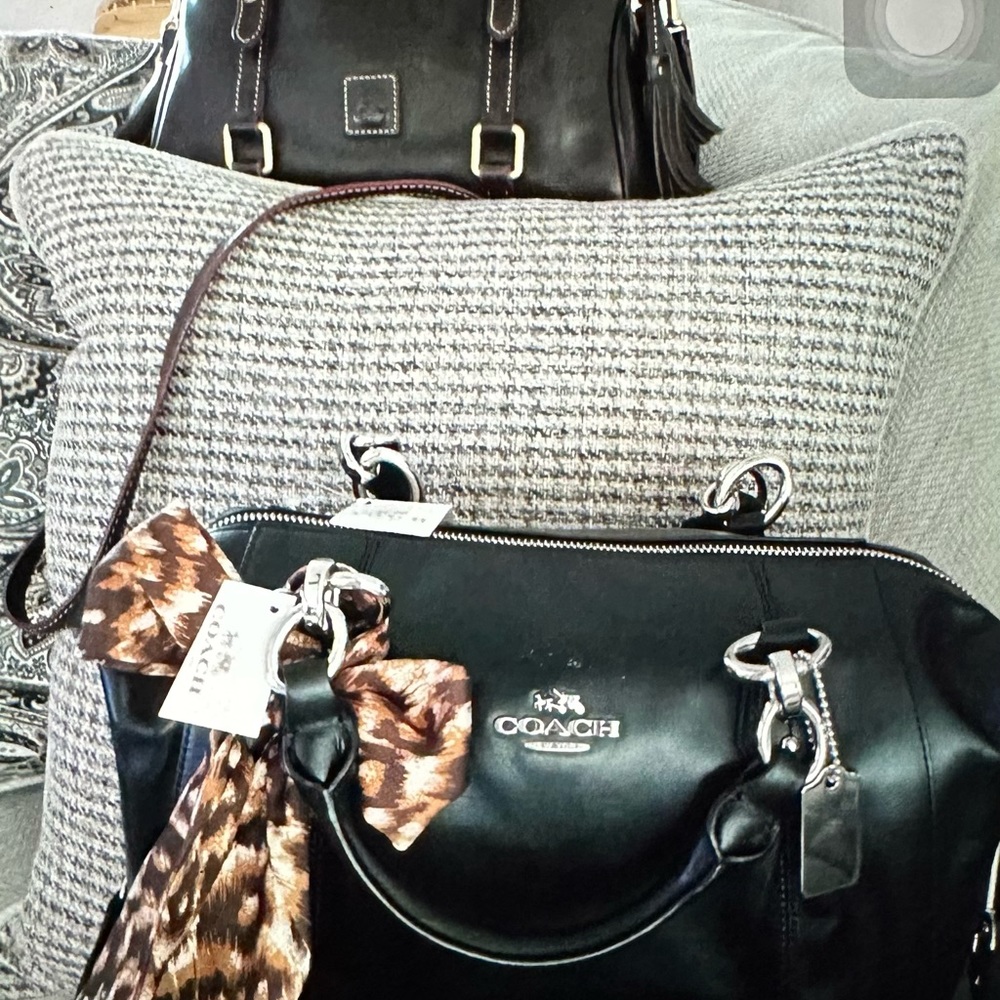 NWT Beautiful black authentic coach purse in perfect condition